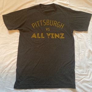 Pittsburgh vs All Yinz t shirt - adult small